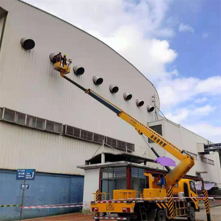 常山县高空作业车出租服务：专业广告牌安装解决方案