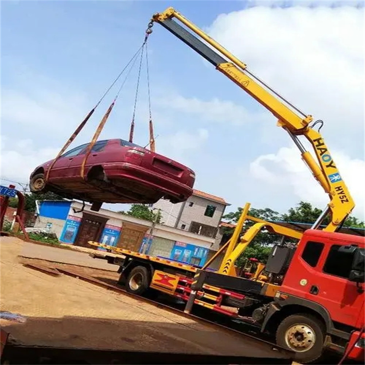 常山县吊车吊汽车的正确方法